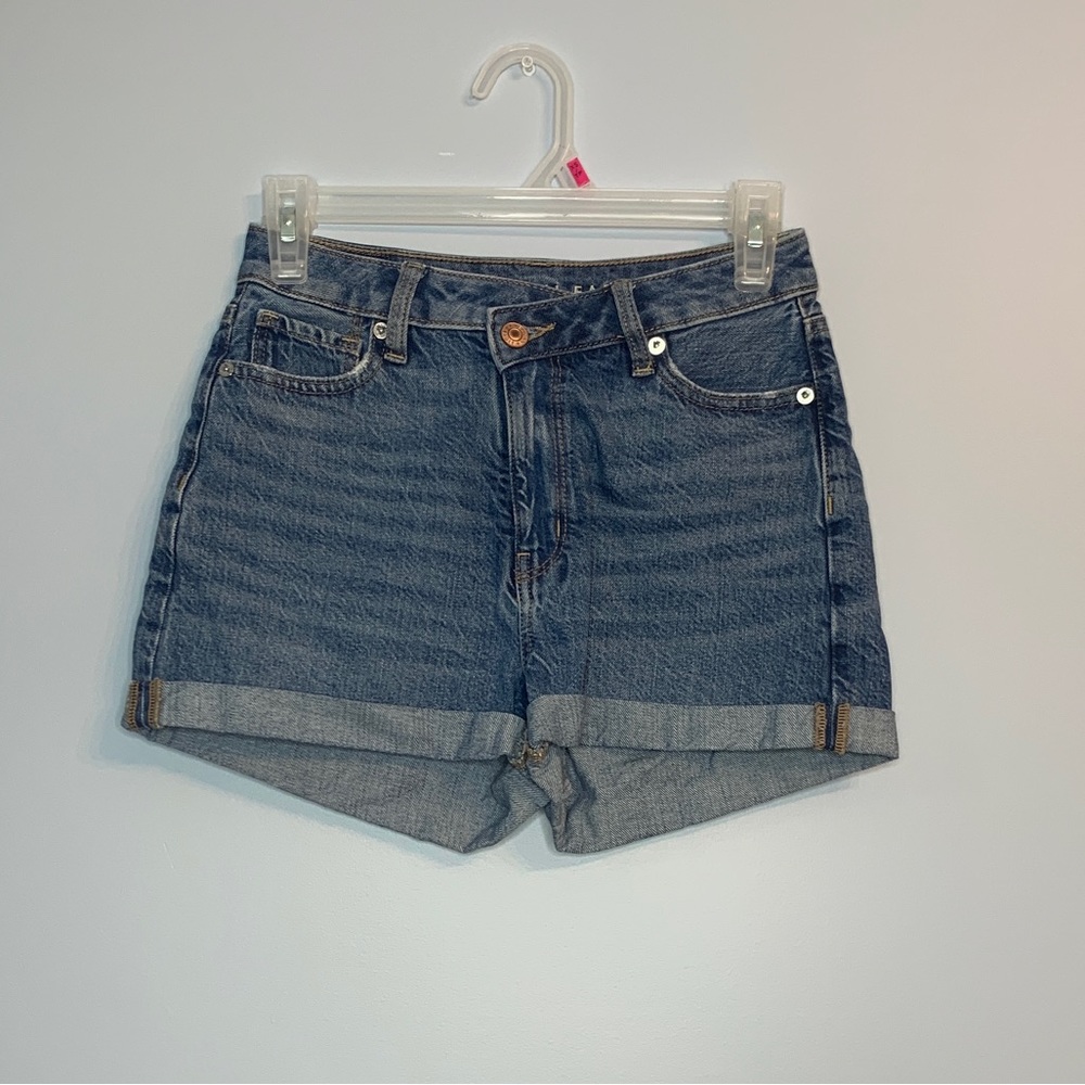 American Eagle Crossover Highest Rise Mom Short